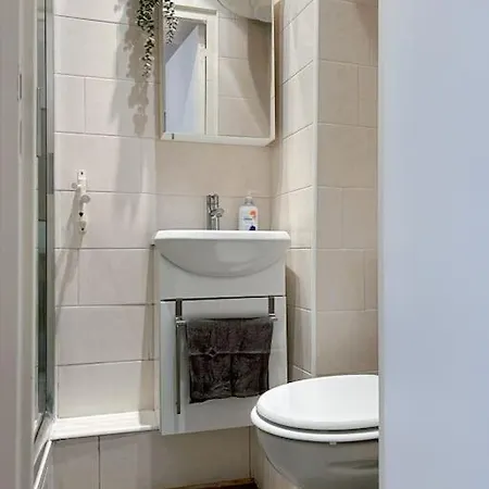 Cocon Urbain Proche Canal Saint-martin باريس