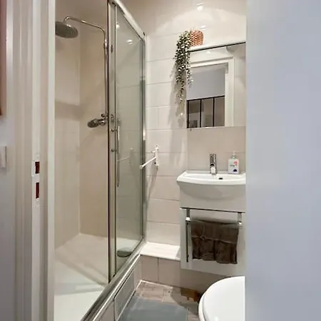 Cocon Urbain Proche Canal Saint-martin Apartment *